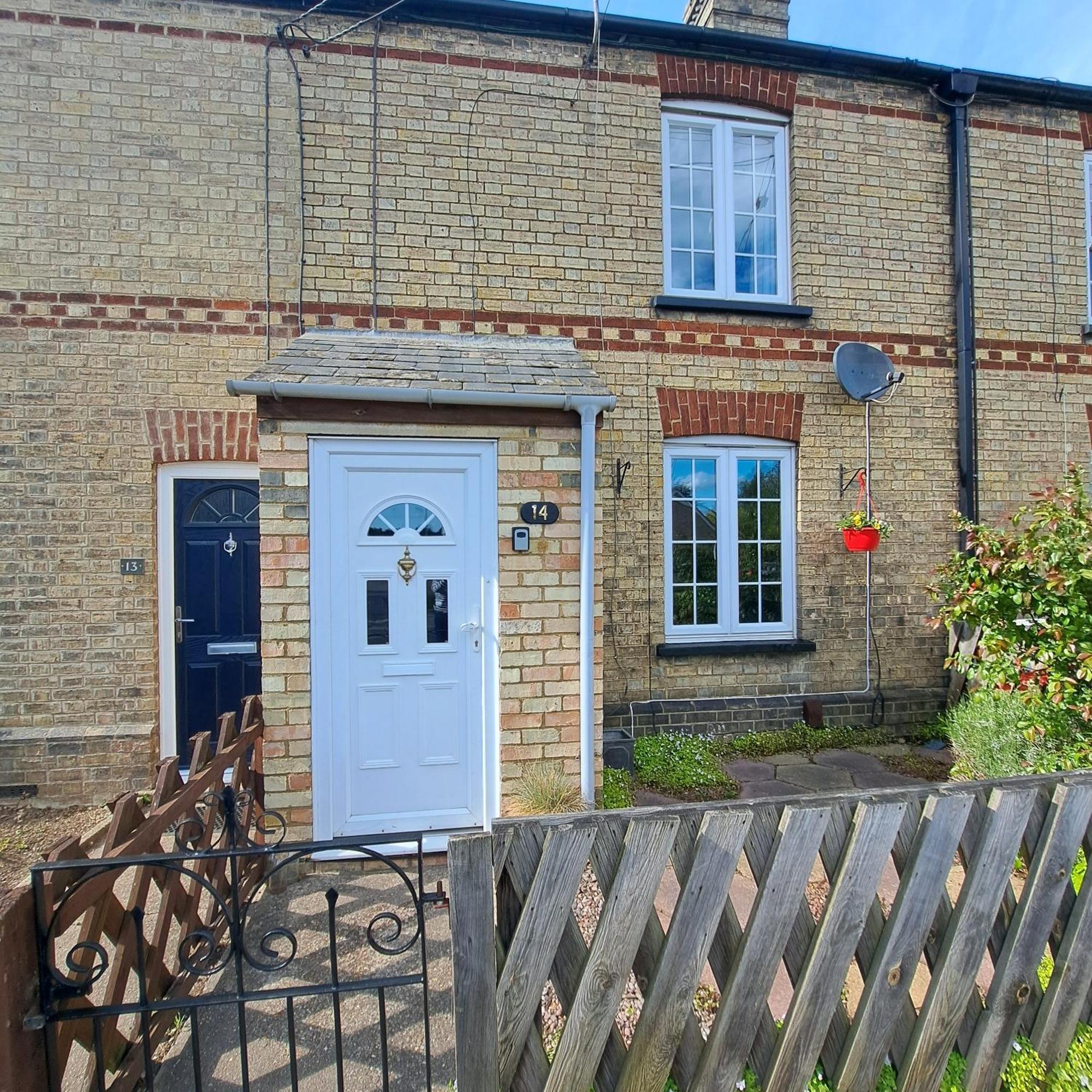Generous 3 Bed In The Heart Of The Village 亨廷登 外观 照片