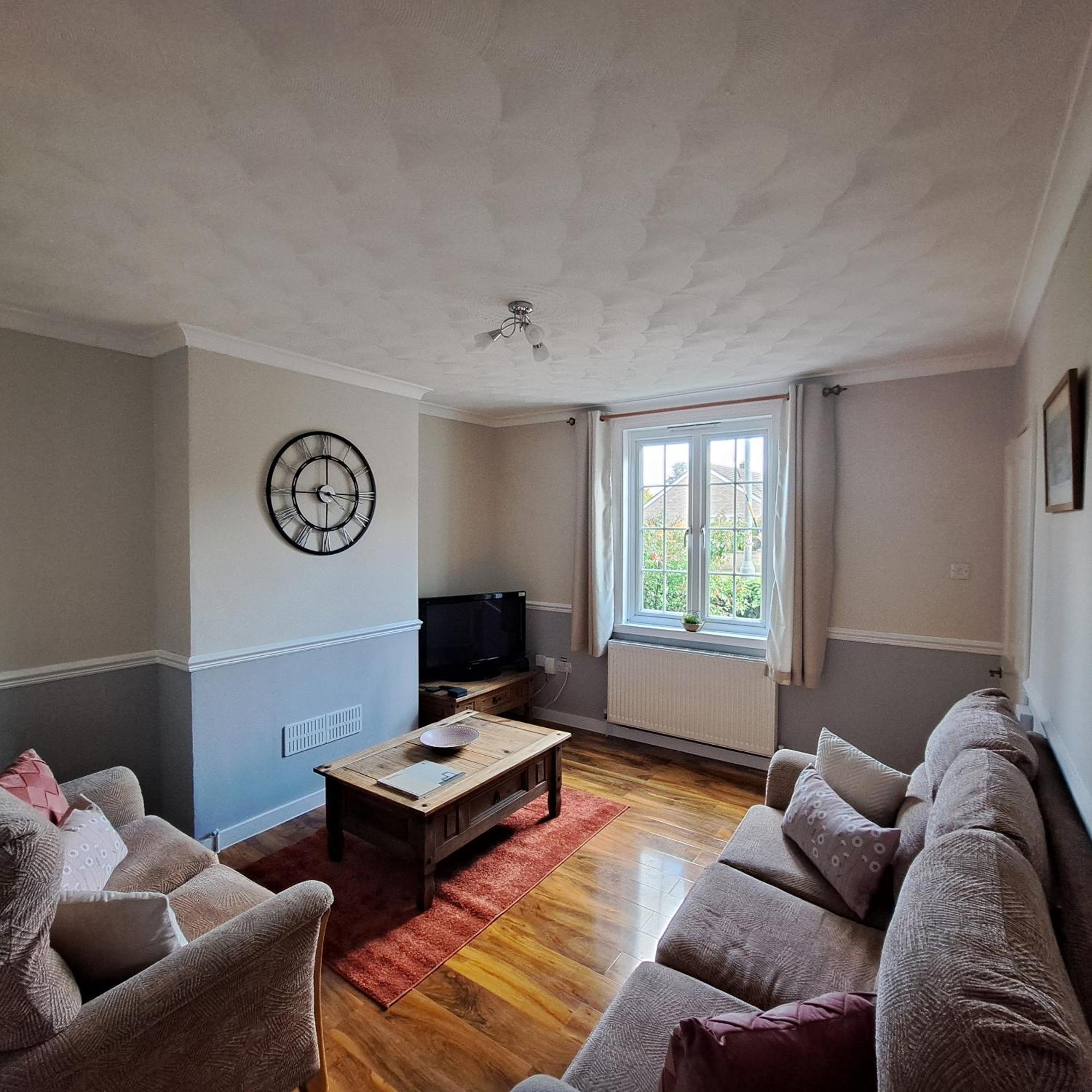 Generous 3 Bed In The Heart Of The Village 亨廷登 外观 照片